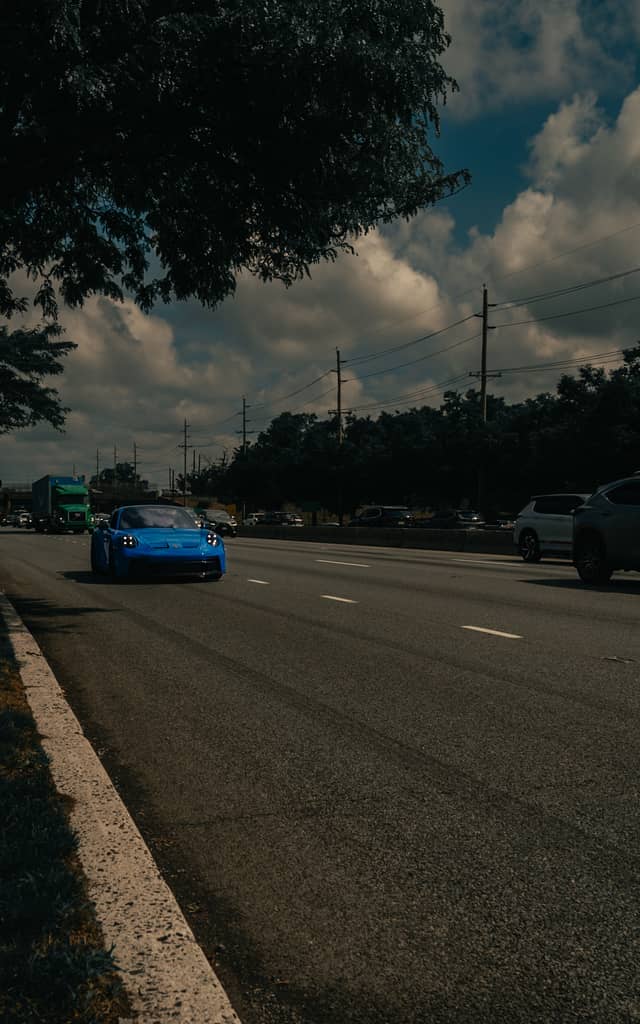Route 17 Highway Car Spotting - Image 1