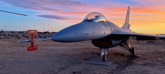 F-16 Fighting Falcon Static Display - Image 1