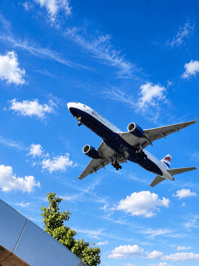 YVR Flight Path - Larry Berg Park - Image 1