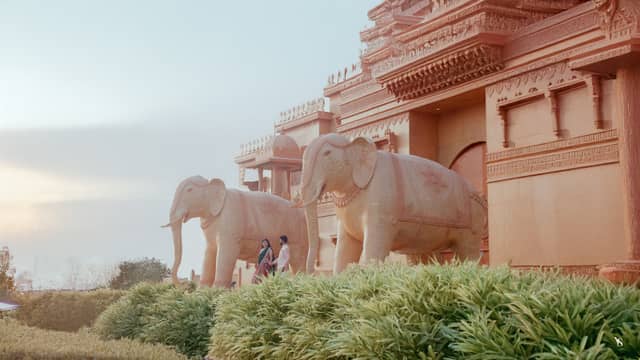 Grand Elephant Gateway - Image 1