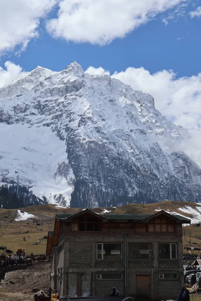 Himalayan Peak Overlook - Image 1