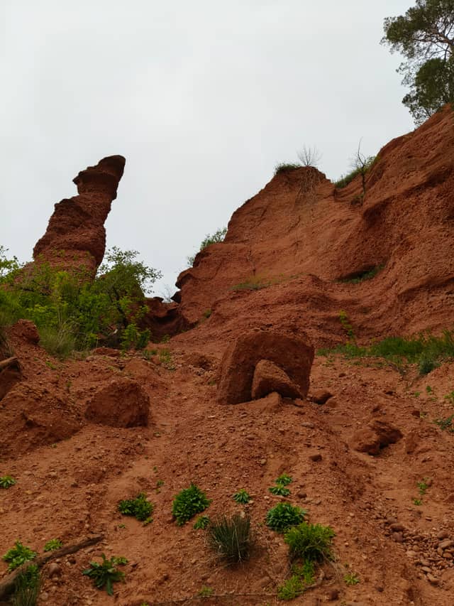 Smakovo Red Clay Cliffs - Image 1