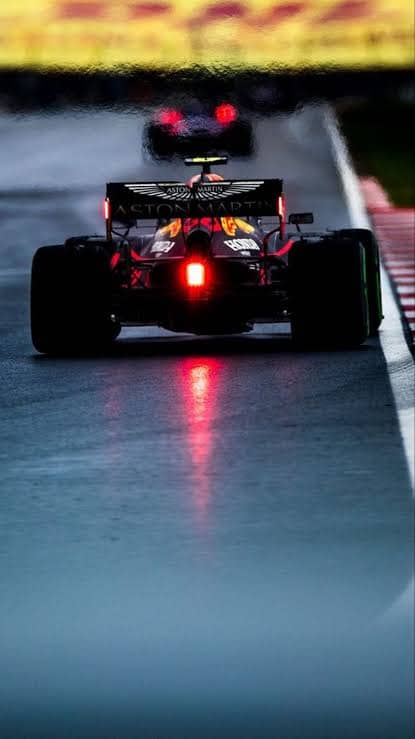 Wet Formula 1 Circuit - Image 1