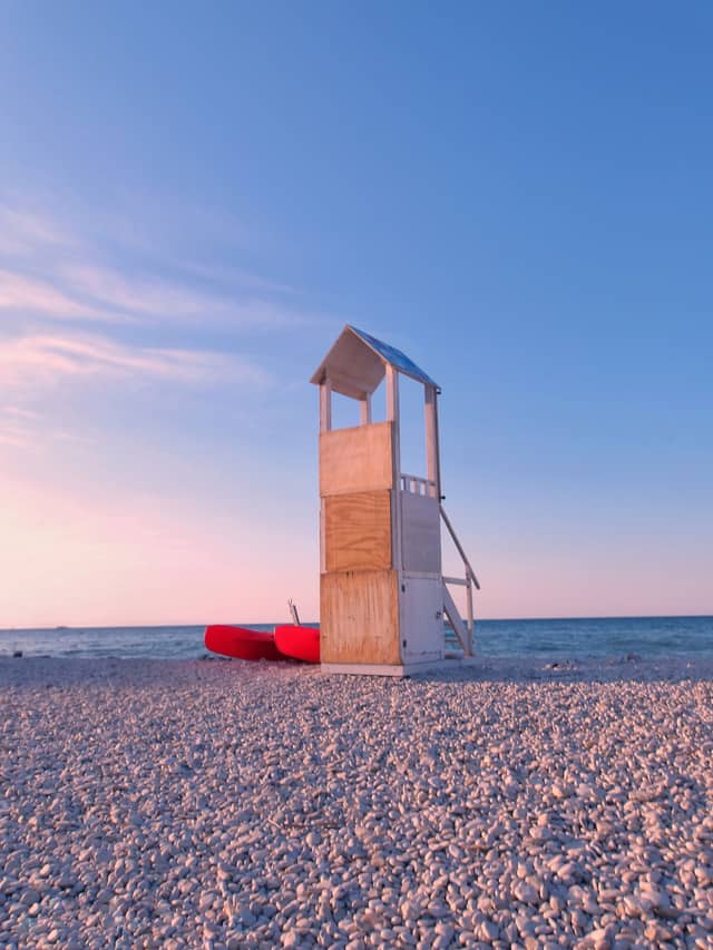 Salsello Beach Lifeguard Tower - Image 1