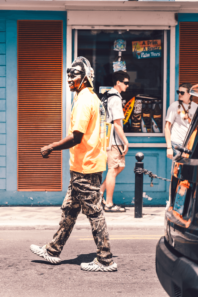 Colorful Streets of Nassau - Image 1