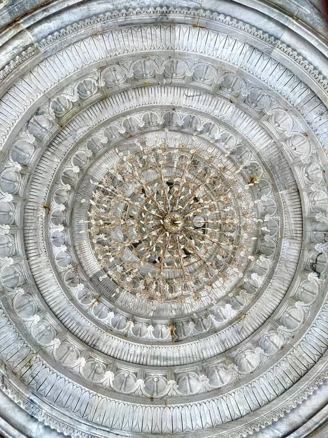 Shri Munisuvratnath Digambar Jain Temple - Image 1
