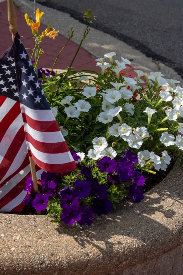 Downtown Crestline Floral Display - Image 1