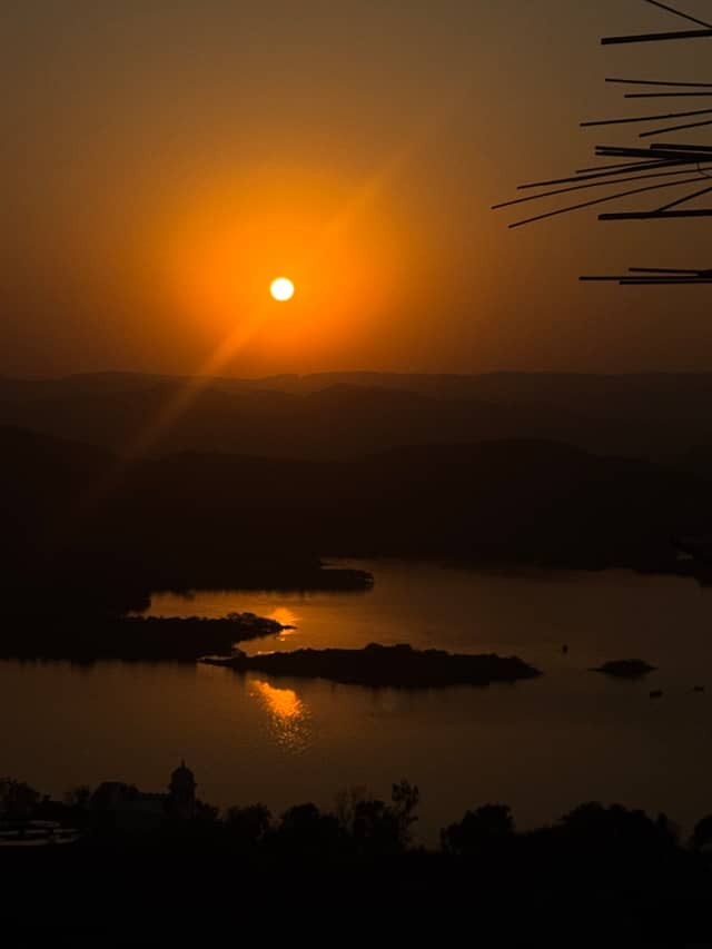 Fateh Sagar Lake Overlook - Image 1