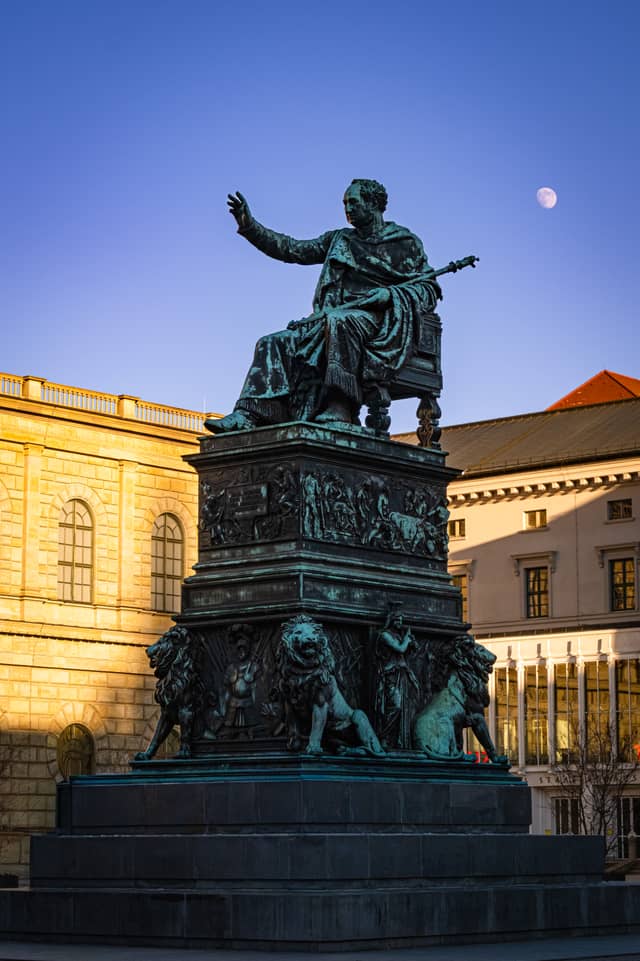 Max-Joseph-Platz - Image 1
