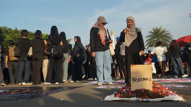 National Monument (Monas) Square - Image 1