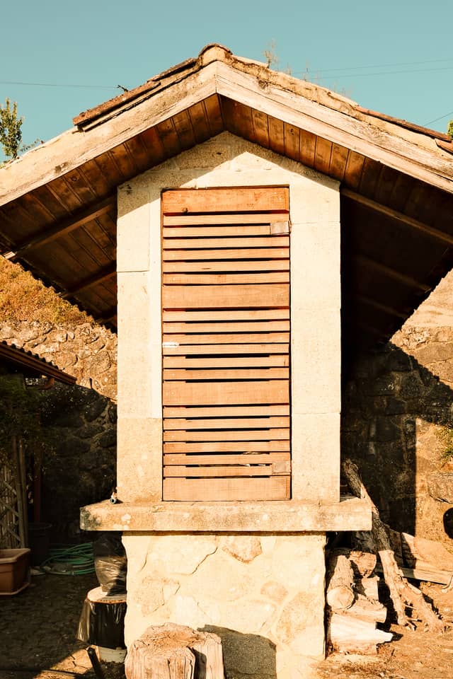 Traditional Espigueiro in Anais - Image 1