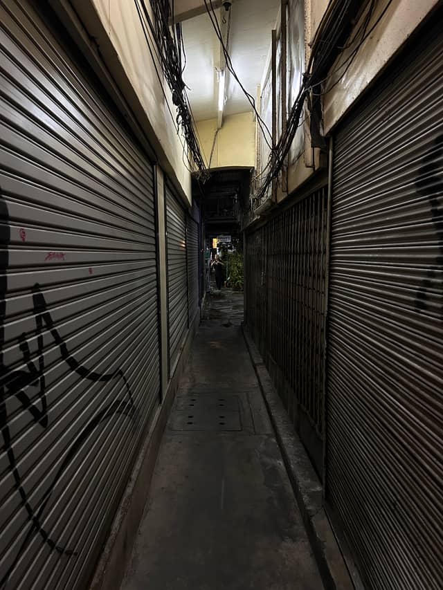 Yaowarat Chinatown Alleyway - Image 1