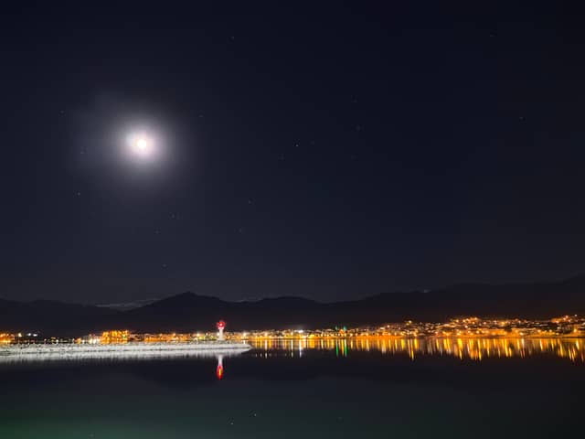 Tatvan Lakefront Night View - Image 1