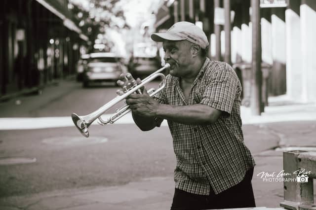 Esplanade Avenue Street Musician - Image 1