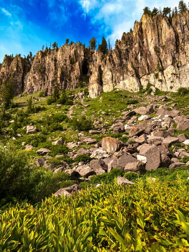 Hart Mountain Rimrock Cliffs - Image 1
