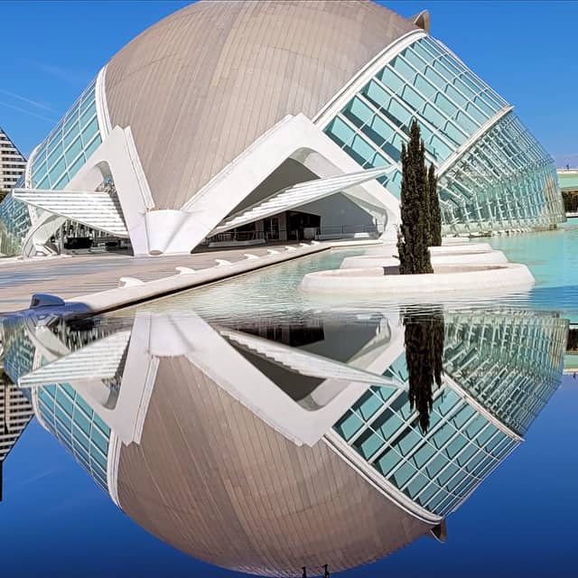L'Hemisfèric, City of Arts and Sciences - Image 1