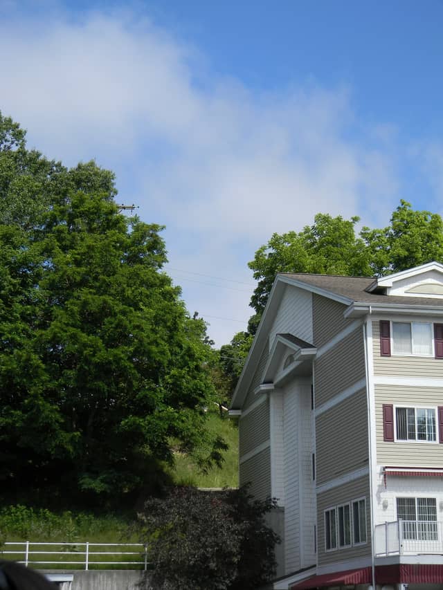 Montague Hillside Architecture - Image 1
