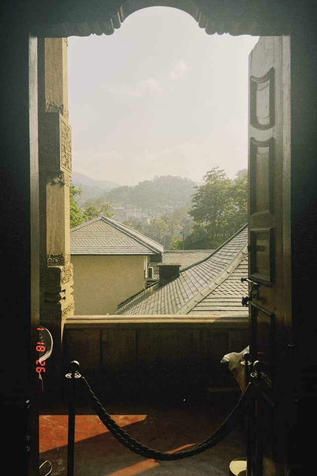 Temple of the Sacred Tooth Relic - Image 1