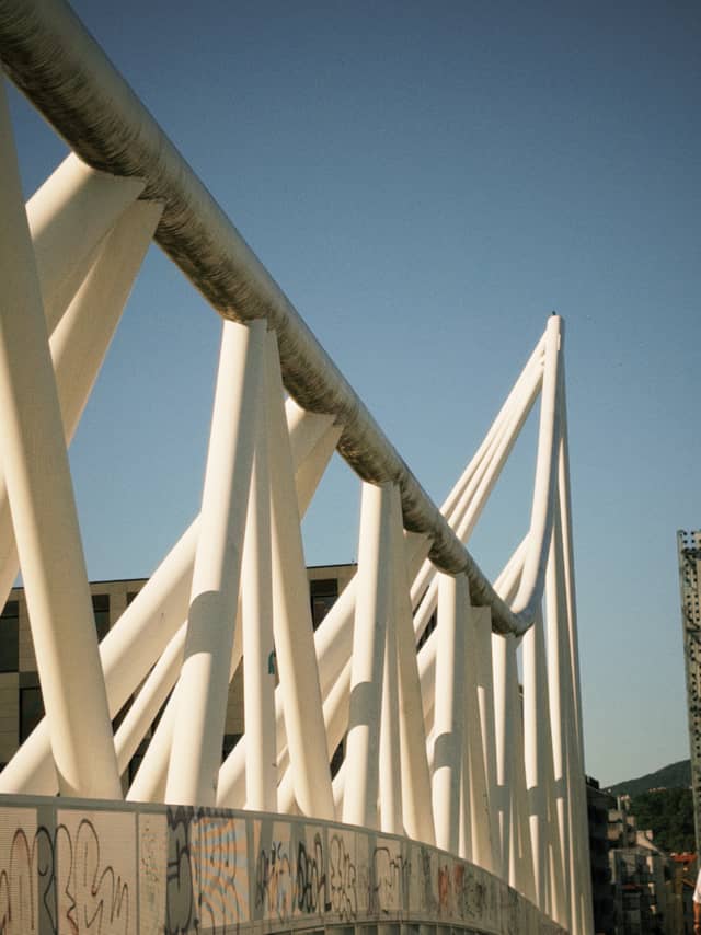 Vulkan Pedestrian Bridge - Image 1