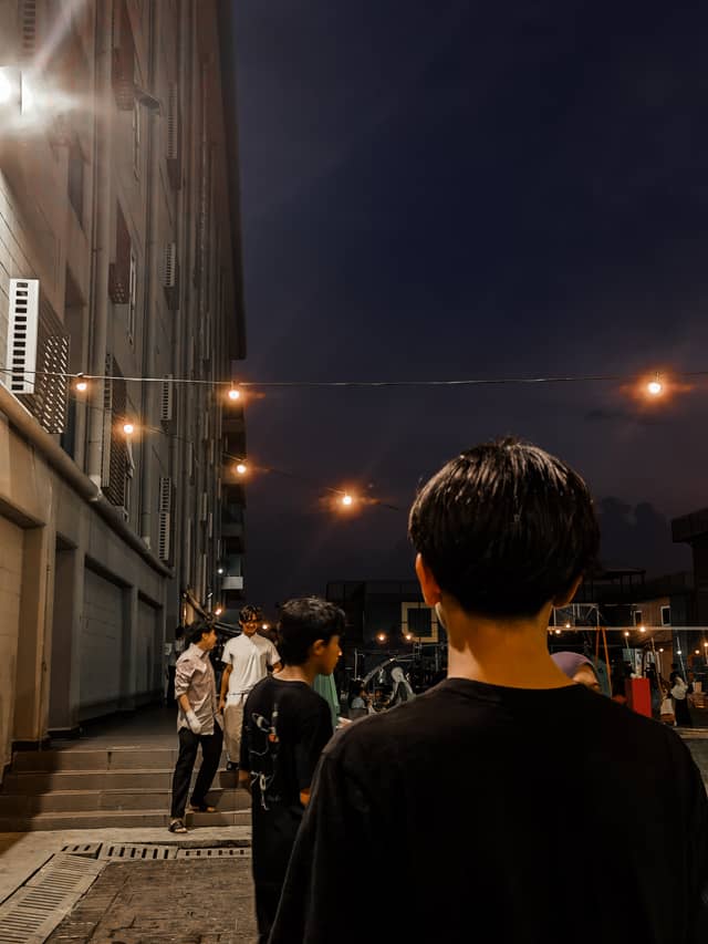 Tamarind Square Urban Courtyard - Image 1