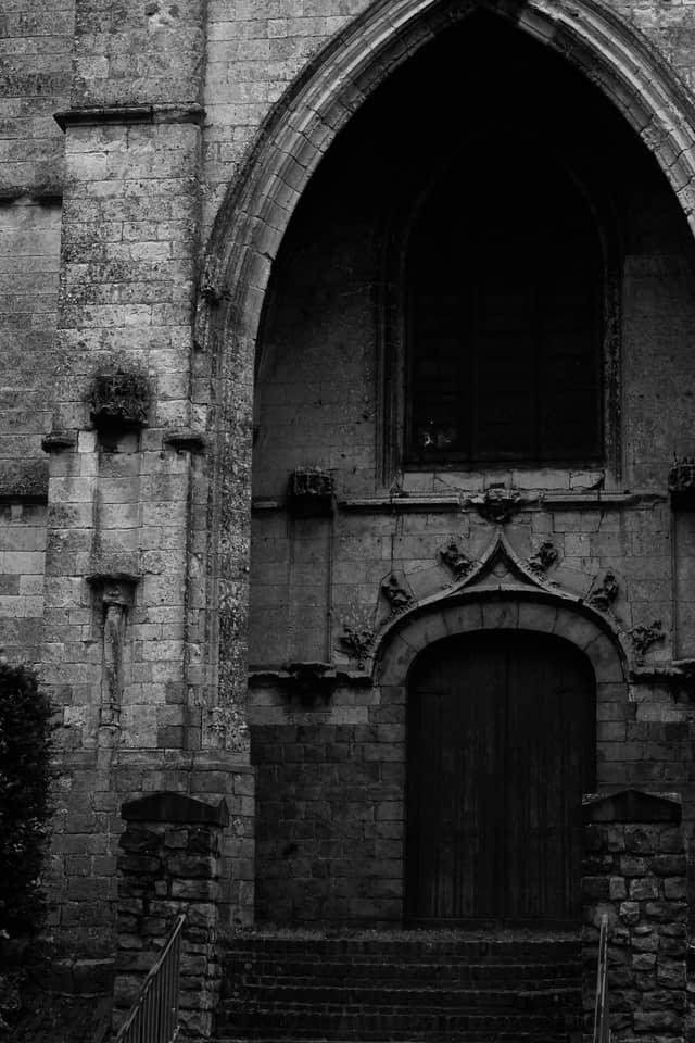 Église Saint-Nicolas d'Avesnes-le-Comte - Image 1
