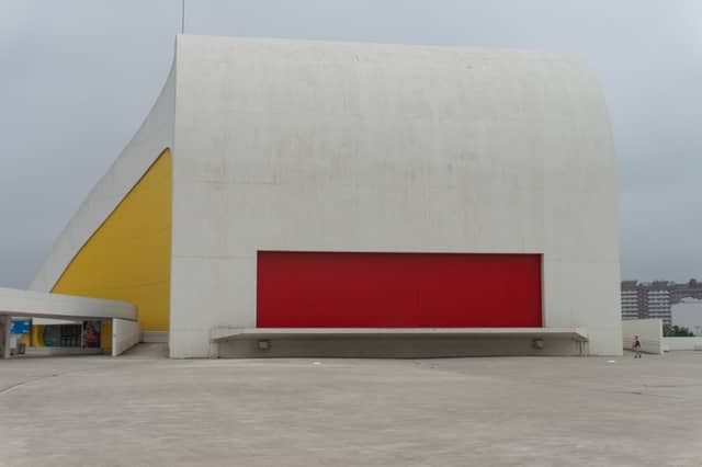 Oscar Niemeyer International Cultural Centre - Image 1