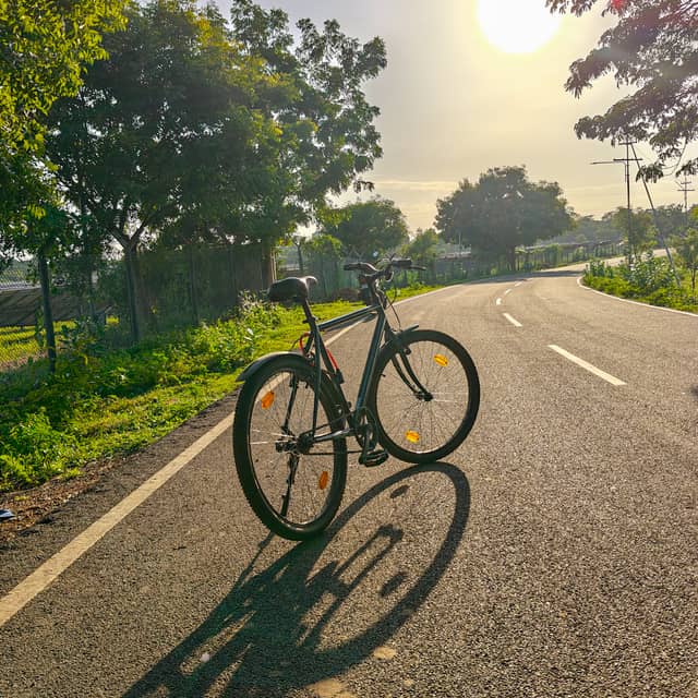 Avadi Road Scenic Bend - Image 1