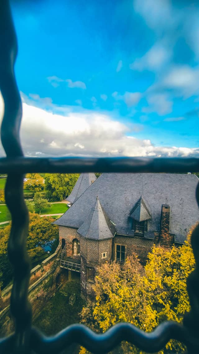 Burg Linn - Image 1