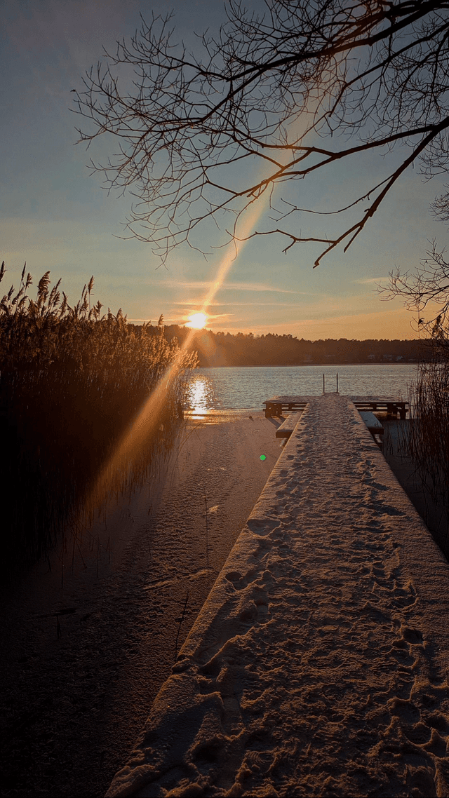 Wutzsee Lakeside Pier - Image 1