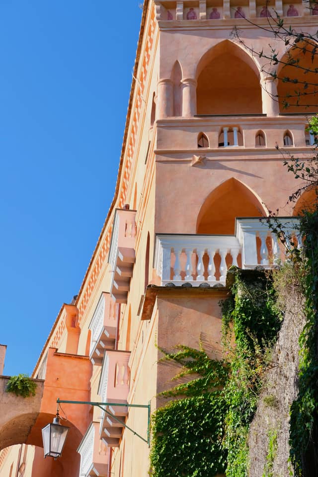 Historic Villa Architecture in Pagani - Image 1