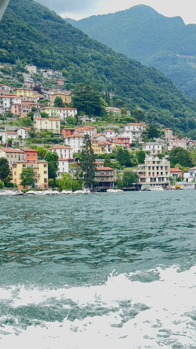 Moltrasio Waterfront - Image 1