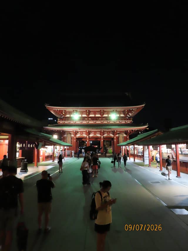 Senso-ji Temple Hozomon Gate - Image 1