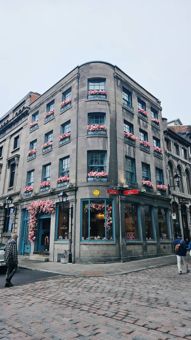 Rue Saint-Paul, Old Montreal - Image 1