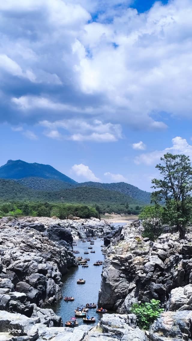 Hogenakkal Falls Gorge - Image 1