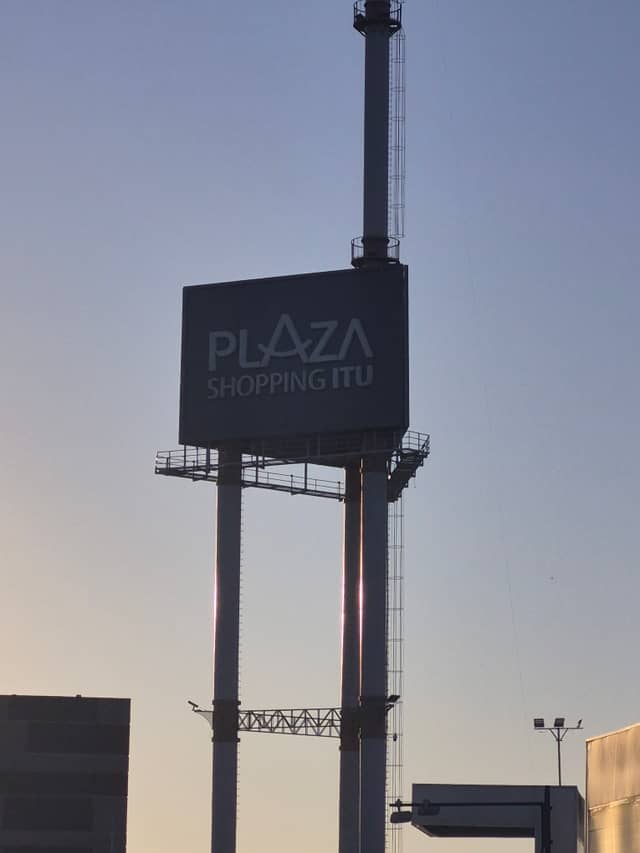 Plaza Shopping Itu Sign - Image 1