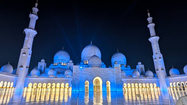 Sheikh Zayed Grand Mosque - Image 1