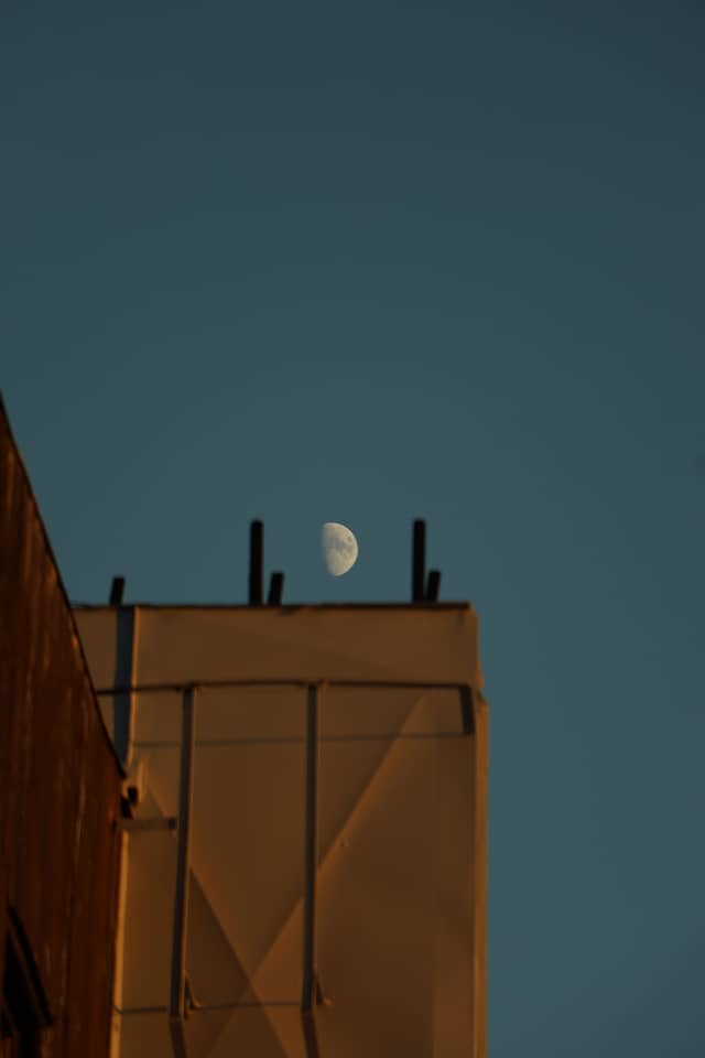 Rooftop Moon View in Špindlerův Mlýn - Image 1