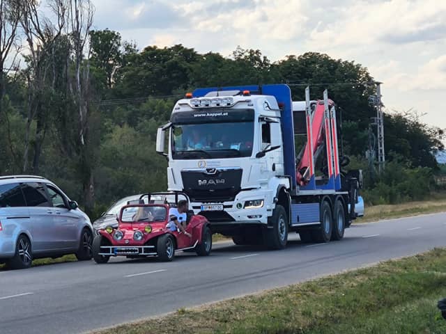 Szombathely Roadside Automotive Spot - Image 1