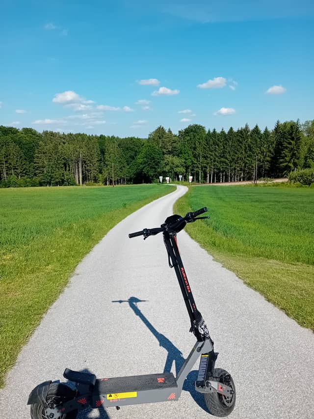 Rohrbach Countryside Path - Image 1