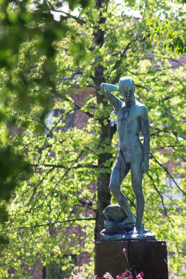 Yngling Statue at Blindern - Image 1