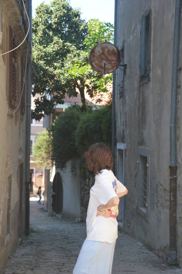 Old Town Pula Alleyway - Image 1