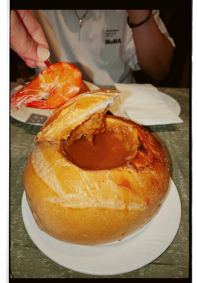 Macanese Curry Bread Bowl Dining - Image 1