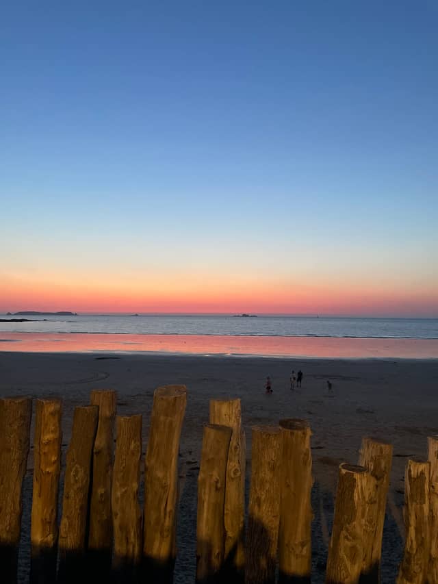 Plage du Sillon Breakwaters - Image 1
