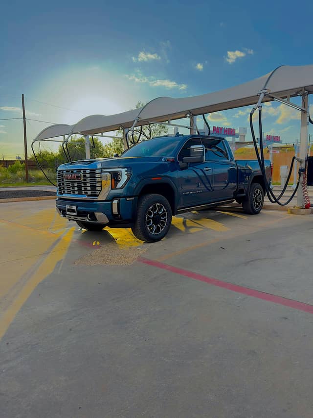 Big Spring Car Wash - Image 1