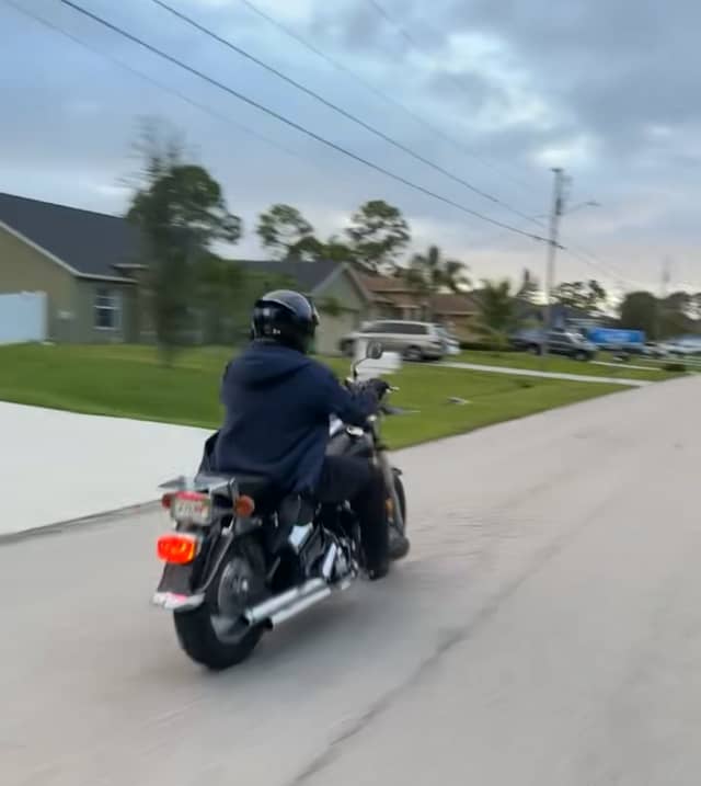 Port St. Lucie Suburban Road - Image 1