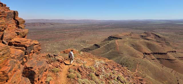 Mount Bruce (Punurrunha) Summit Trail - Image 1