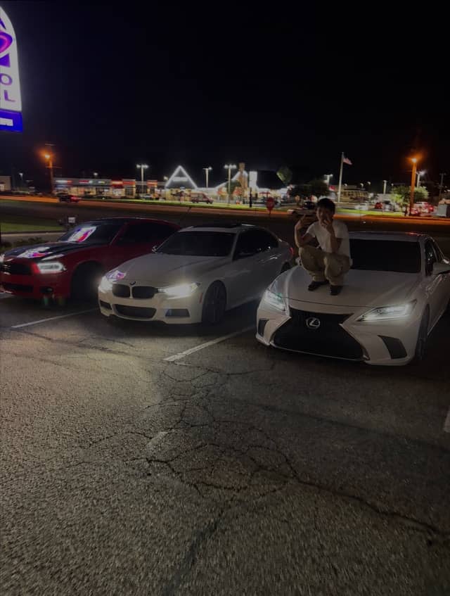 Oakwood Night Car Spot - Image 1