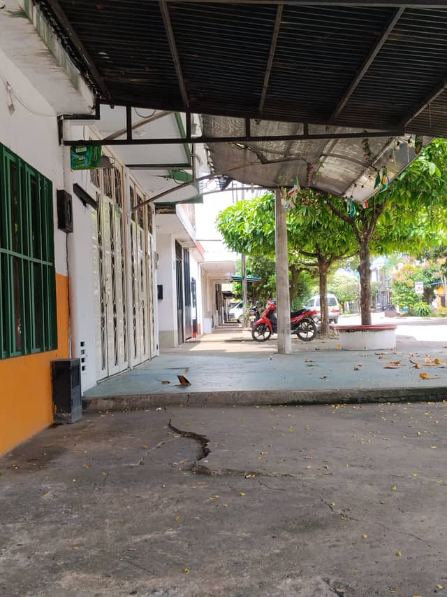 Calle 22A Urban Walkway - Image 1