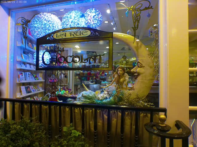 La Rue du Chocolat Storefront - Image 1
