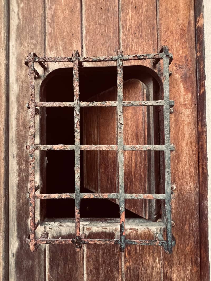 Historic Doors of Calle del Cristo - Image 1